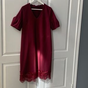 Burgundy Dress w. Lace Bottom Detail Sz. M